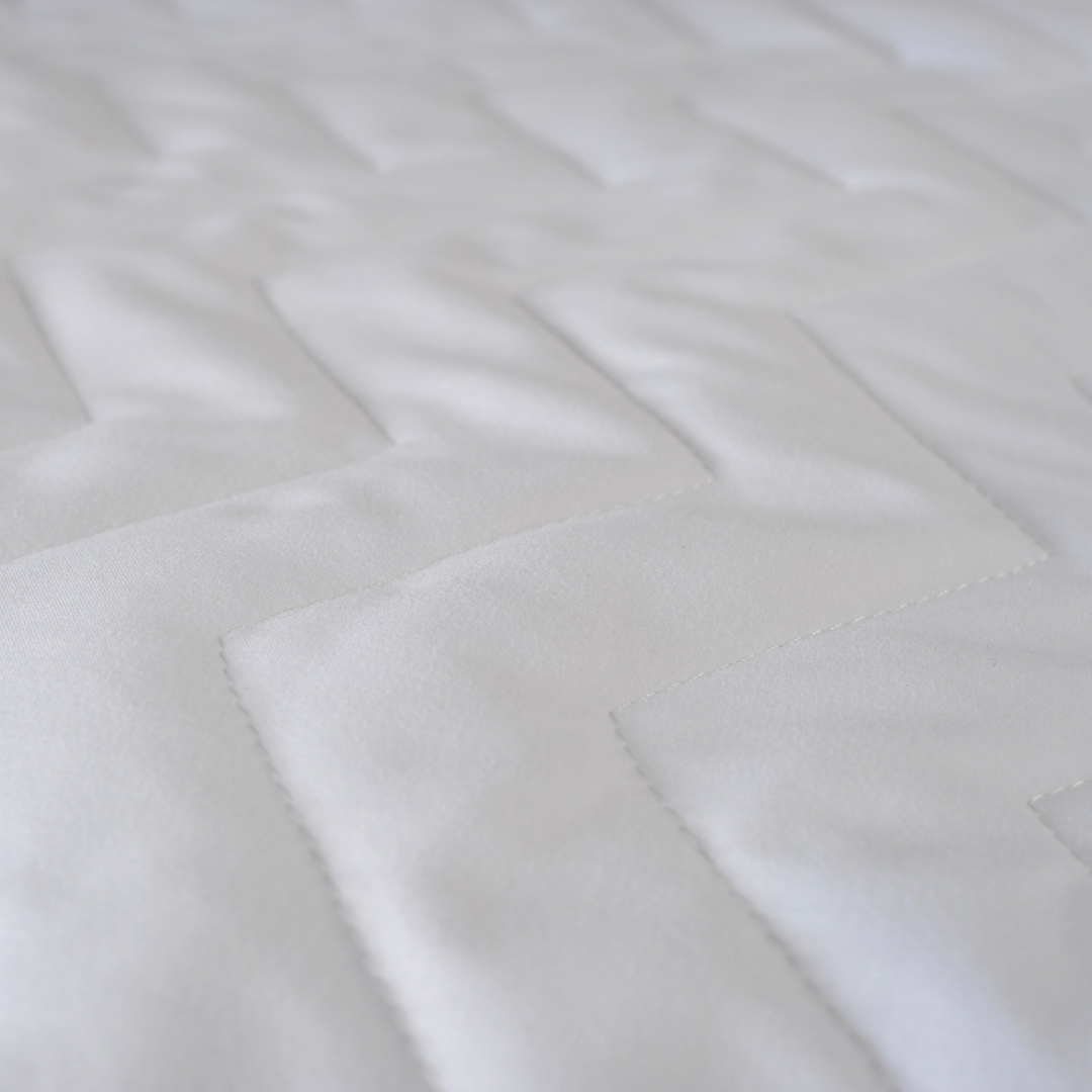 The Lyndon Company Single Waterproof Mattress Protector