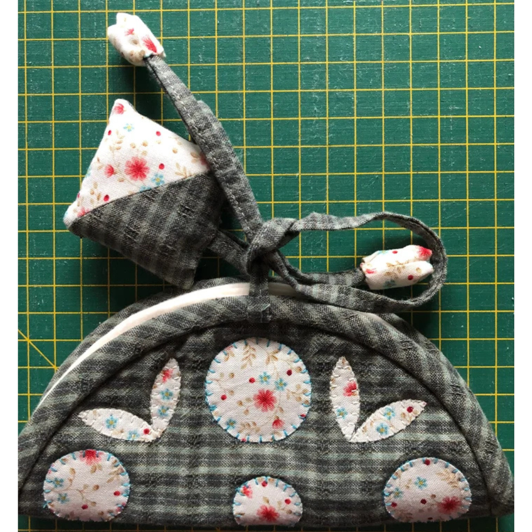 Village Fabrics Japanese Needle Case & Pincushion Kit
