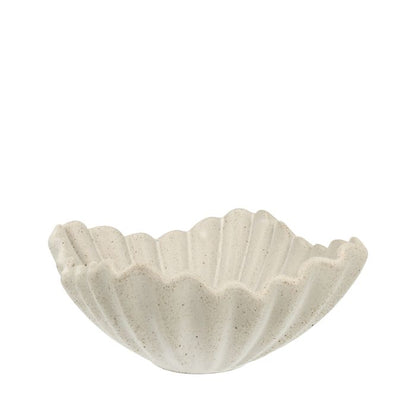 Shell bowl included in the candle sand kit