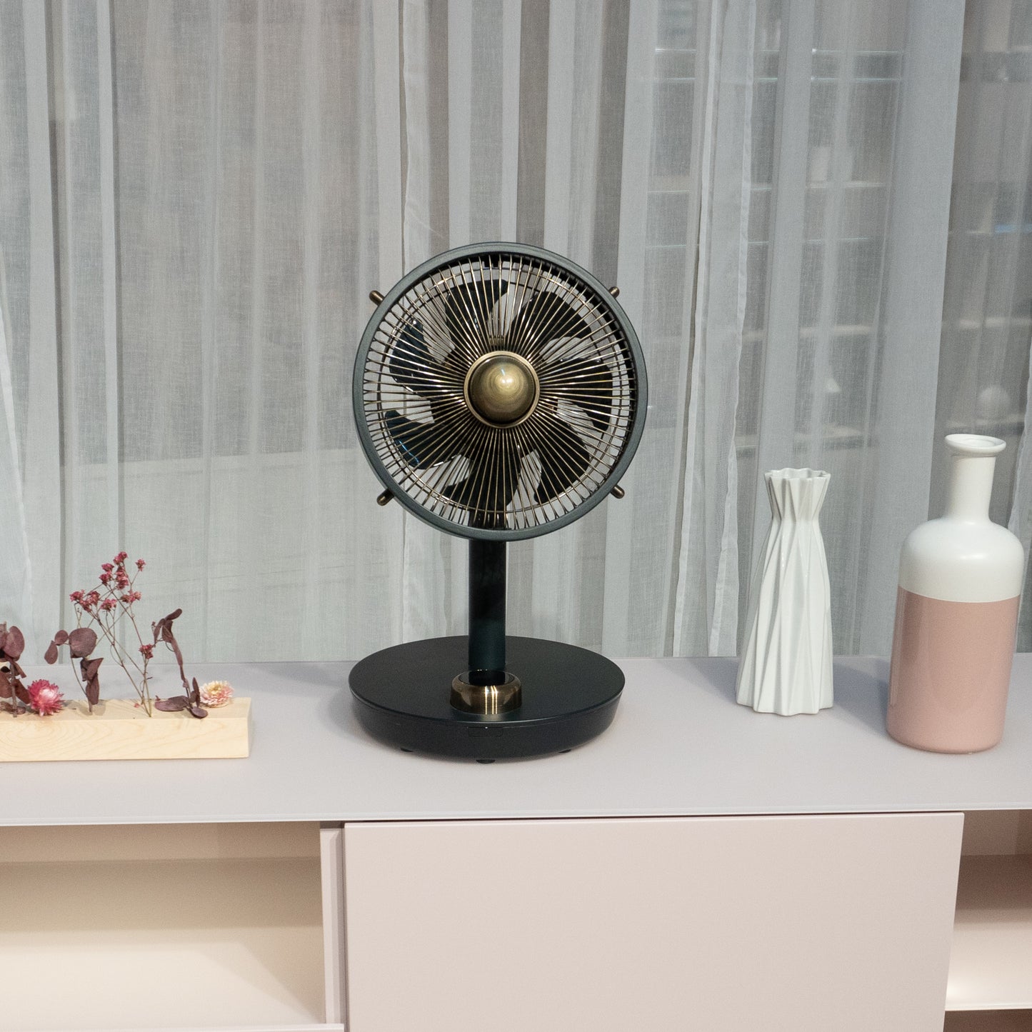 Stylies of Switzerland Cepheus Table fan