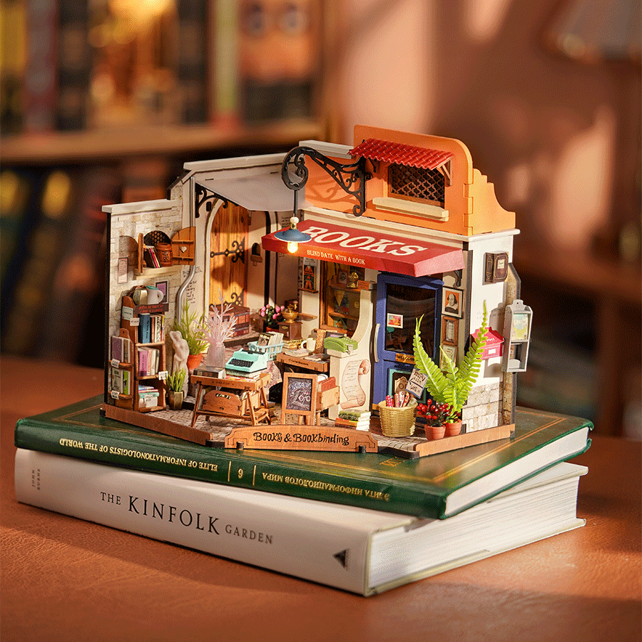 Rolife Corner Bookstore - DIY Miniature House Kit - DG164