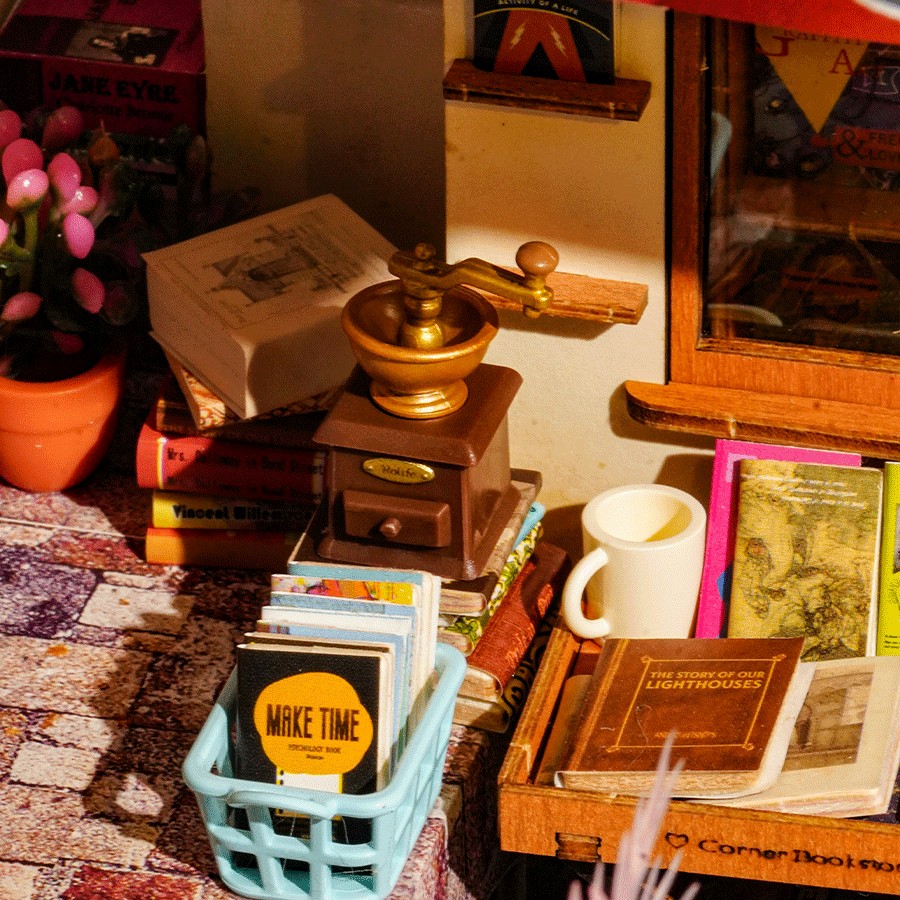 Rolife Corner Bookstore - DIY Miniature House Kit - DG164