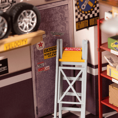 Rolife Garage Workshop - DIY Miniature House Kit - DG165