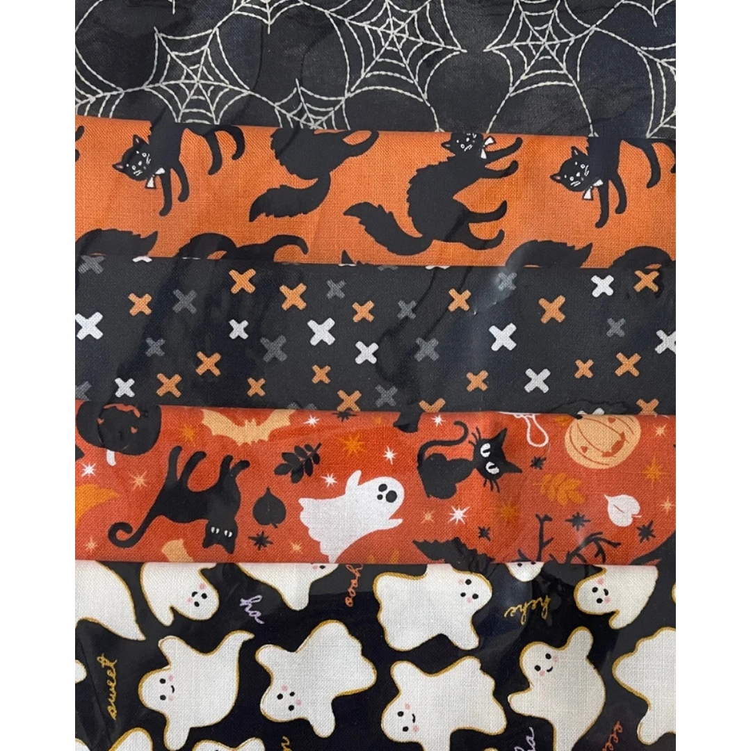 Village Fabrics Halloween 5 Fat Quarters Fabric Pack