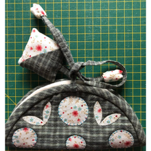 Village Fabrics Japanese Needle Case & Pincushion Kit