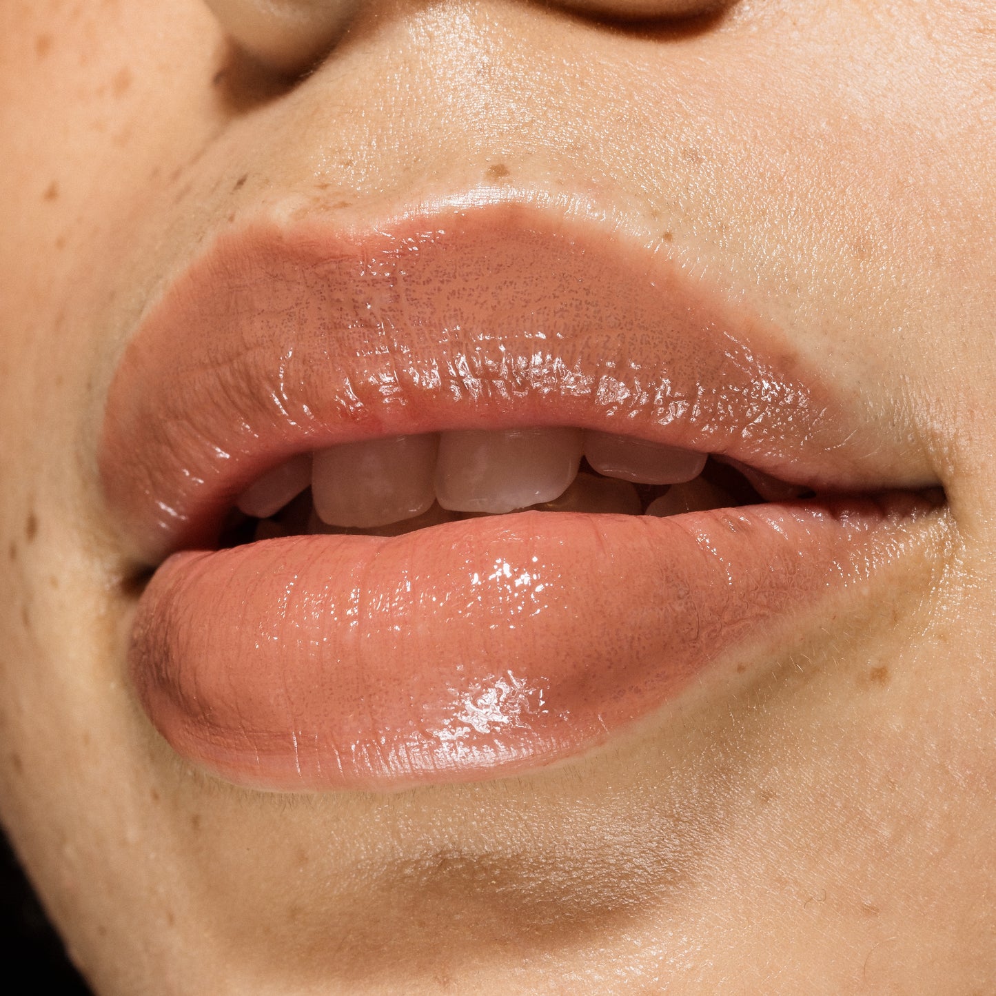 Doll Smash Cosmetics Get The Gloss Kit with Free Powerstay Lipstick worth £24.00