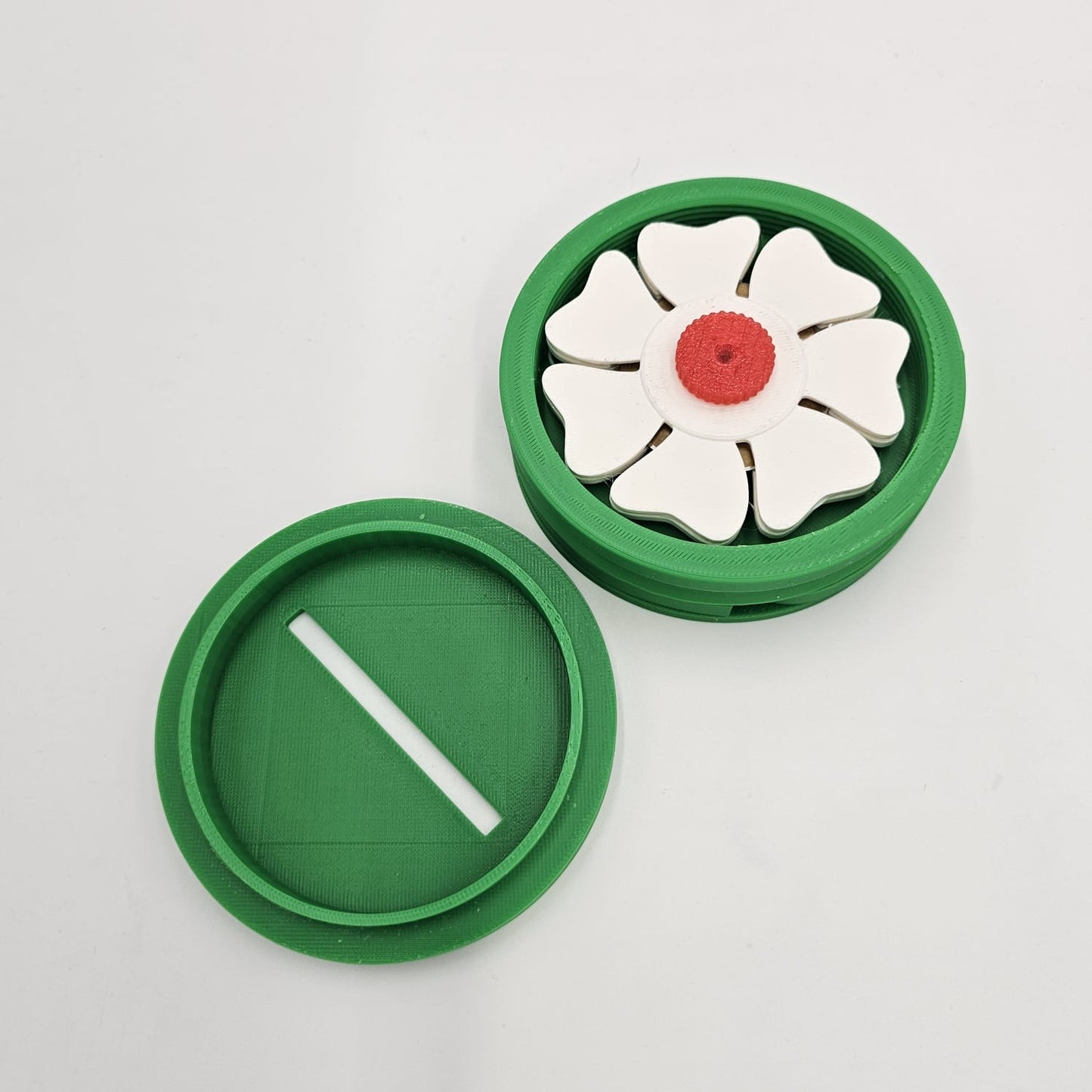 Sarah Payne Bella Thread Cutter & Pin Tray