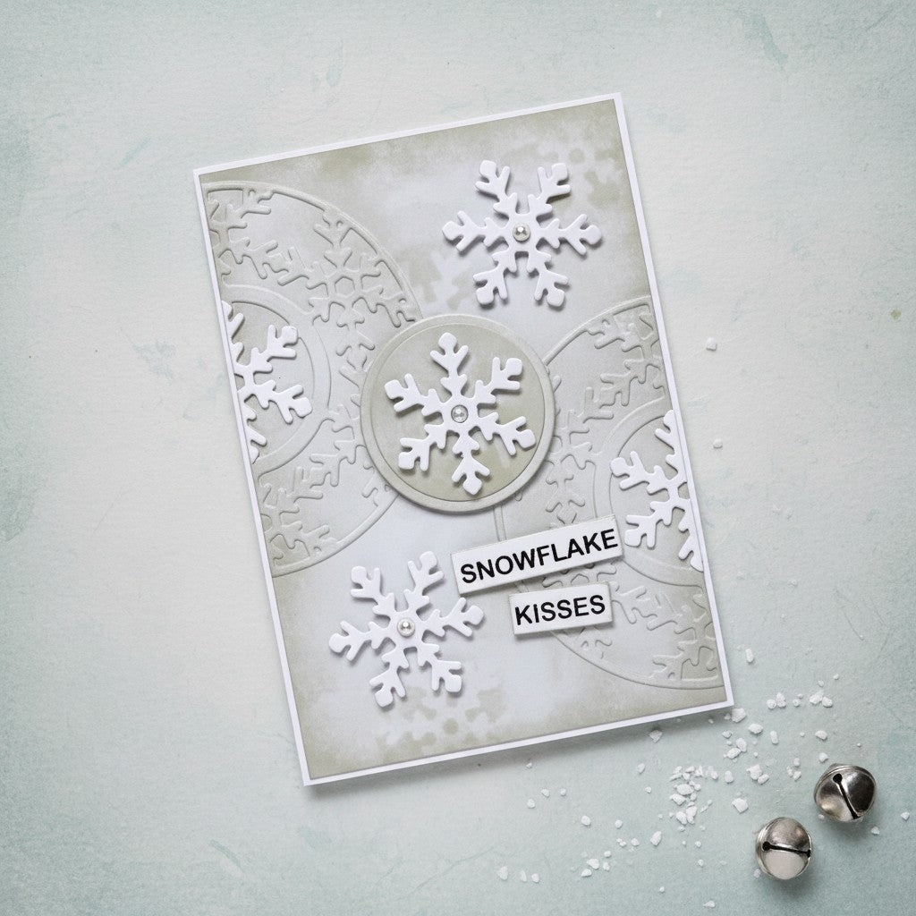 Spellbinders x Lisa Horton Crafts Snowflake Wreath Dies